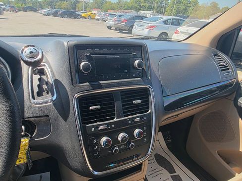 Used 2013 Dodge Grand Caravan SE image 14