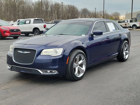 Used 2016 Chrysler 300 Limited image 1