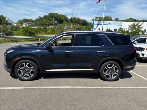 Used 2025 Hyundai Palisade SEL FWD image 2