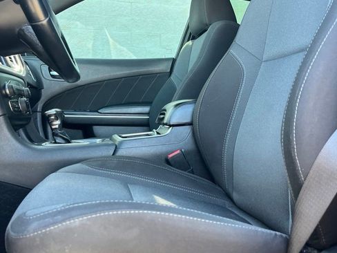 Used 2020 Dodge Charger SXT RWD image 7