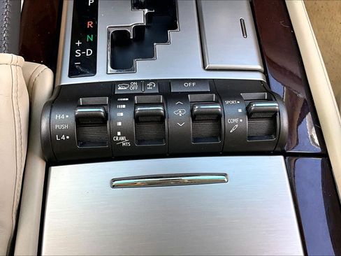 Used 2014 Lexus LX 570 4WD image 33