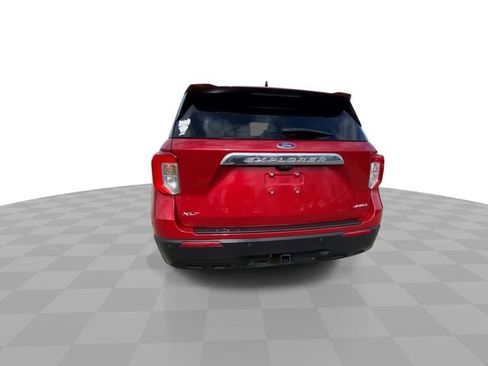 Used 2021 Ford Explorer XLT w/ Class III Trailer Tow Package image 9