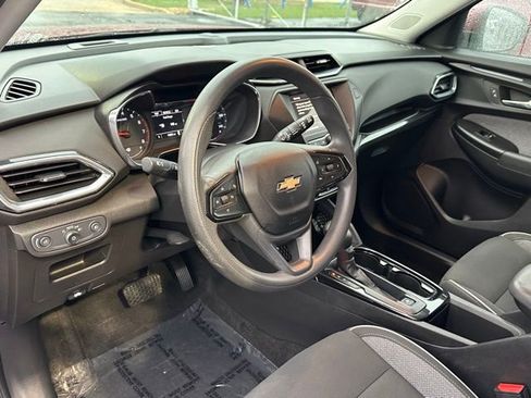 Used 2022 Chevrolet TrailBlazer LT FWD image 27