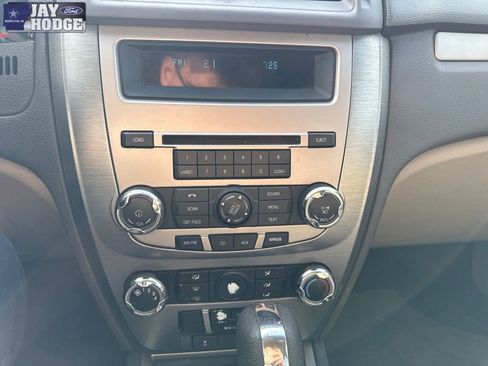 Used 2010 Ford Fusion SE image 21