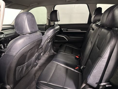 Used 2022 Kia Telluride LX FWD image 14