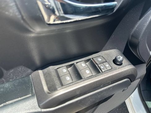 Used 2021 Toyota Tacoma TRD Off-Road w/ TRD Premium Off Road Package AWD/4WD image 17