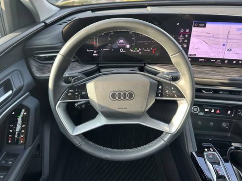 Certified 2025 Audi Q5 Premium w/ Convenience Package AWD/4WD image 16