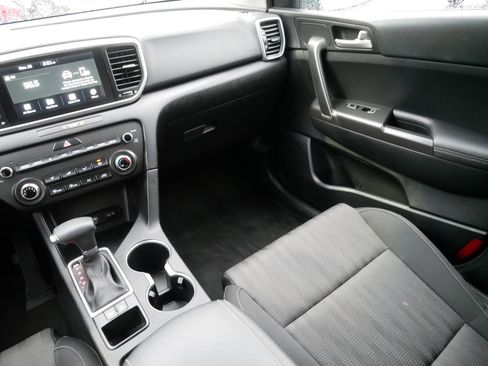 Certified 2020 Kia Sportage LX image 11