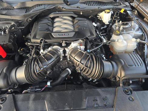 Used 2025 Ford Mustang GT Premium RWD image 13