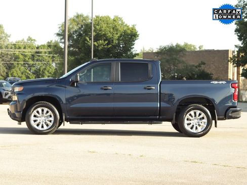 Used 2022 Chevrolet Silverado 1500 Custom w/ LPO, Dark Essentials Package AWD/4WD image 4