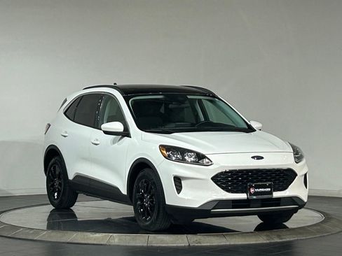 Used 2021 Ford Escape SE w/ Convenience Package FWD image 2