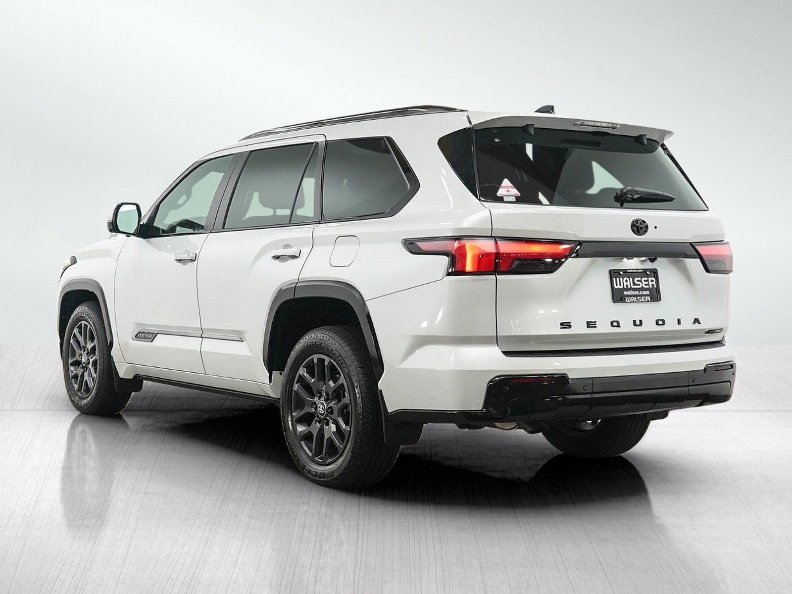 Used 2025 Toyota Sequoia Platinum AWD/4WD image 3