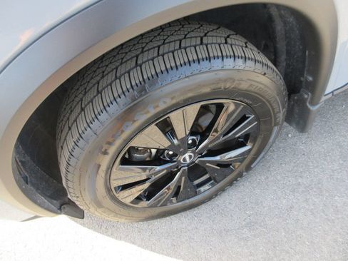 Used 2023 Nissan Rogue SV w/ SV Premium B Package AWD/4WD image 13