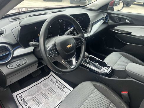Used 2024 Chevrolet Trax LT w/ Driver Confidence Package image 10