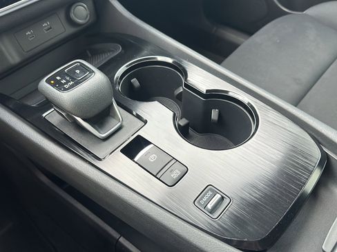 Used 2023 Nissan Rogue S image 34