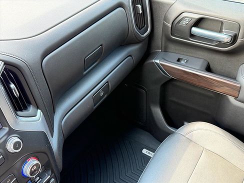 Used 2021 GMC Sierra 1500 SLT AWD/4WD image 16