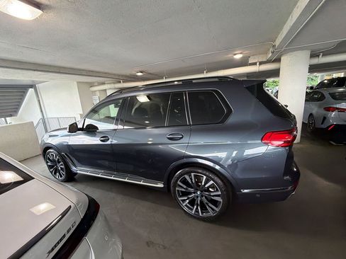 Used 2022 BMW X7 xDrive40i w/ Executive Package AWD/4WD image 2