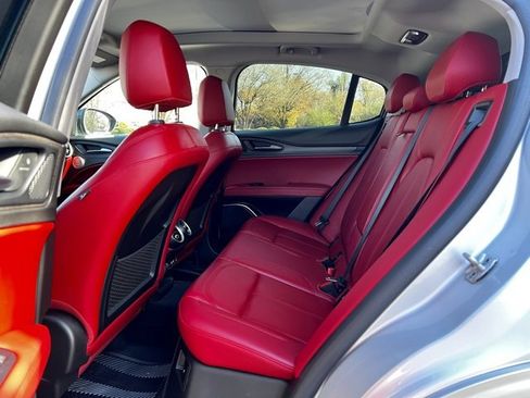 Used 2020 Alfa Romeo Stelvio Ti w/ Nero Edizione image 18