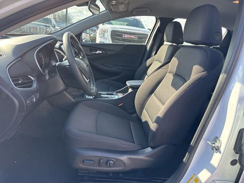 Used 2024 Chevrolet Malibu LT image 16