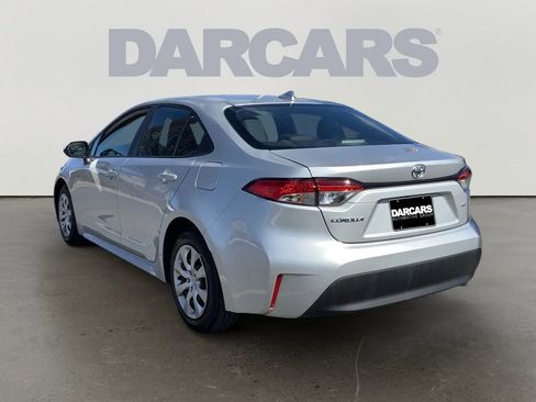 Used 2025 Toyota Corolla LE FWD image 6