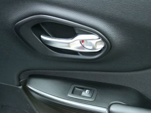 Used 2014 Jeep Cherokee Sport w/ Cold Weather Group image 13