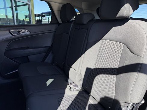 Used 2024 Kia Sportage LX image 33