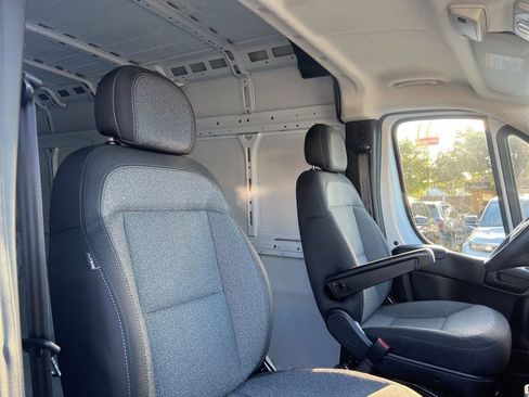 Used 2026 RAM ProMaster 2500 w/ Safety Group FWD image 12