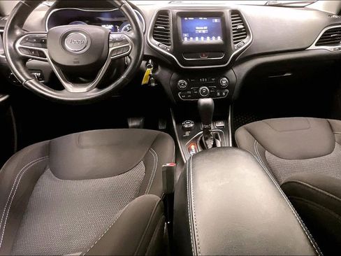 Used 2020 Jeep Cherokee Latitude w/ Cold Weather Group image 13