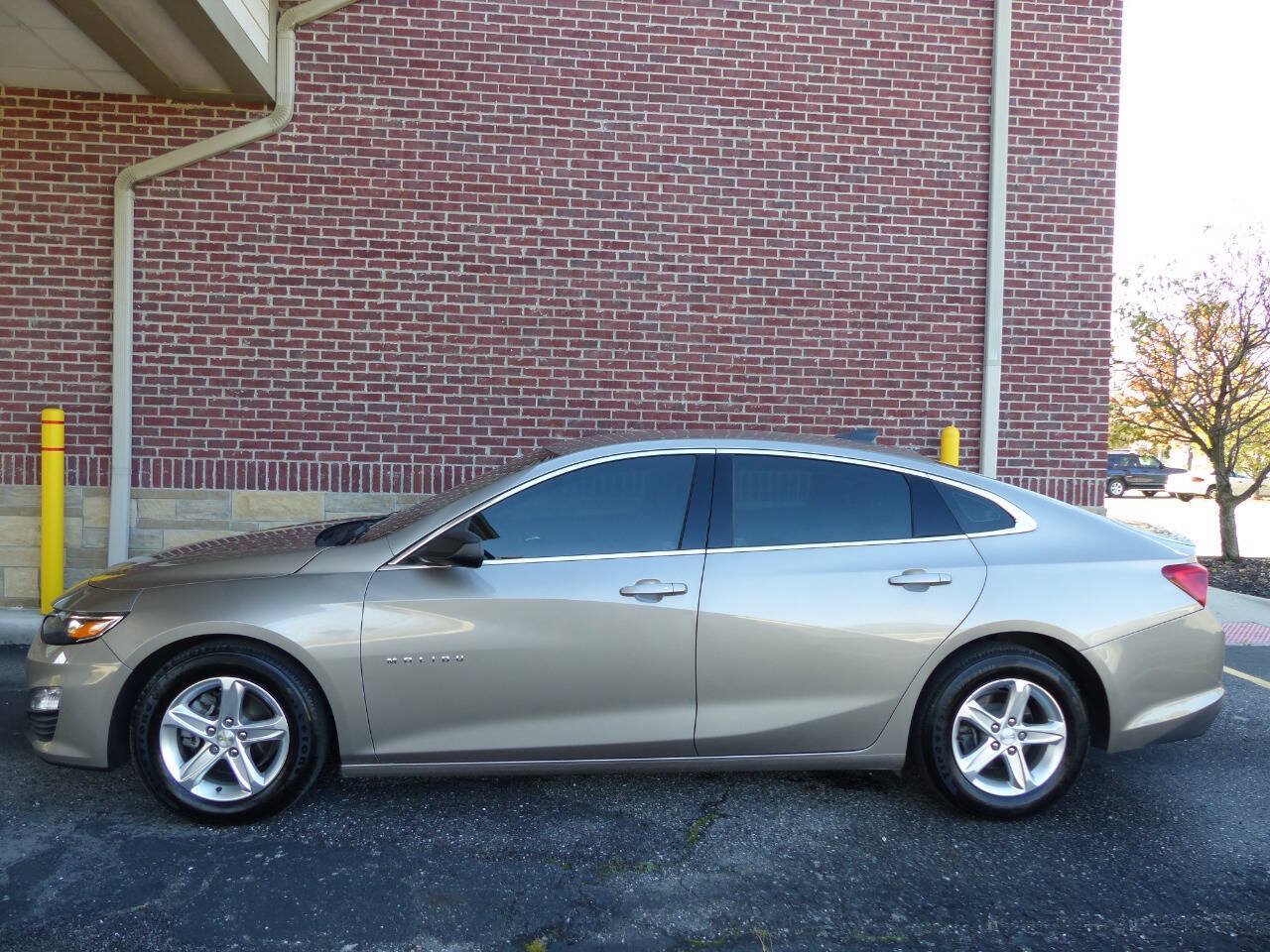 Used 2022 Chevrolet Malibu LS FWD image 5