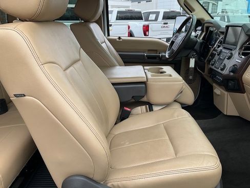 Used 2016 Ford F250 Lariat w/ Chrome Package image 18