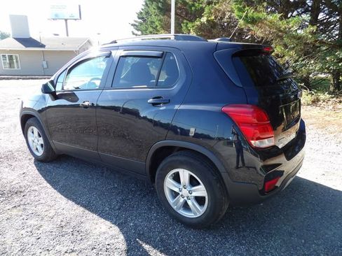 Used 2021 Chevrolet Trax LT w/ Driver Confidence Package FWD image 3