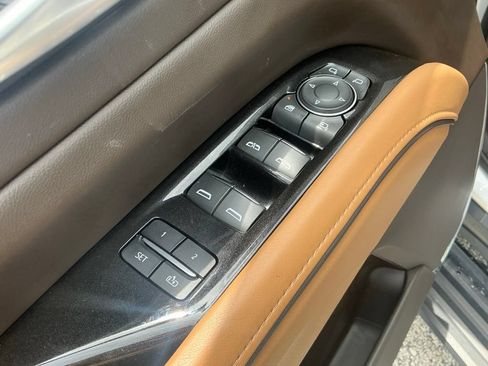 Used 2023 Cadillac Escalade Premium Luxury w/ Performance Package AWD/4WD image 39