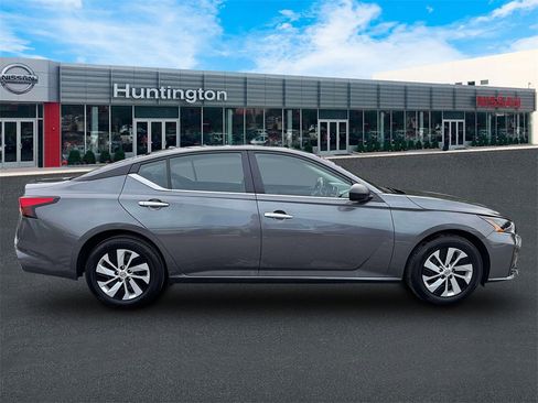 Certified 2025 Nissan Altima 2.5 S image 9