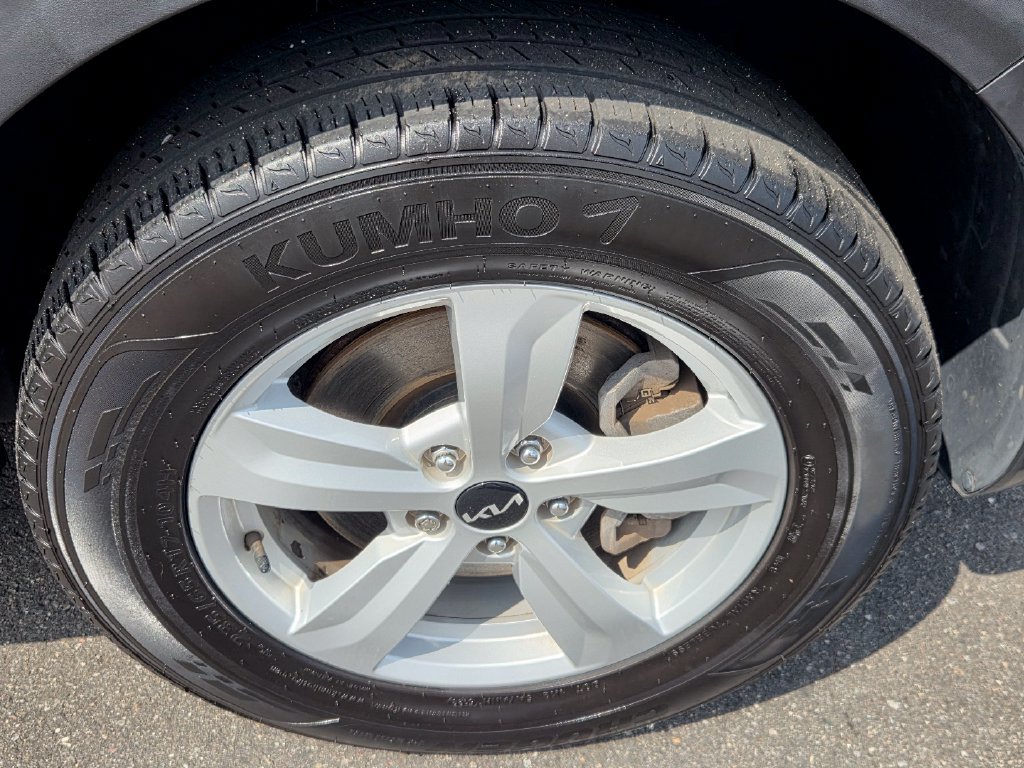 Used 2023 Kia Sorento LX AWD/4WD image 9