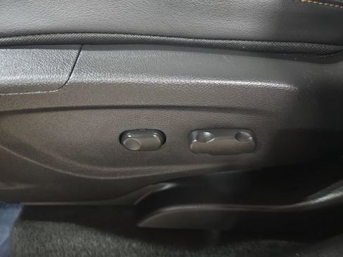 Used 2021 Chevrolet Trax LT w/ Driver Confidence Package image 29