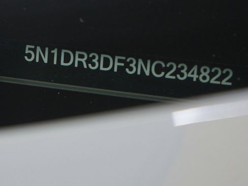 Used 2022 Nissan Pathfinder Platinum image 28