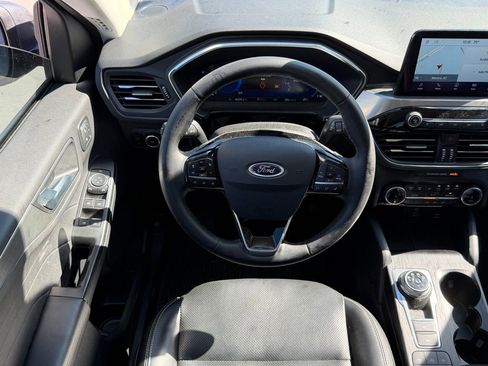 Used 2022 Ford Escape Titanium w/ Class II Trailer Tow Package image 17