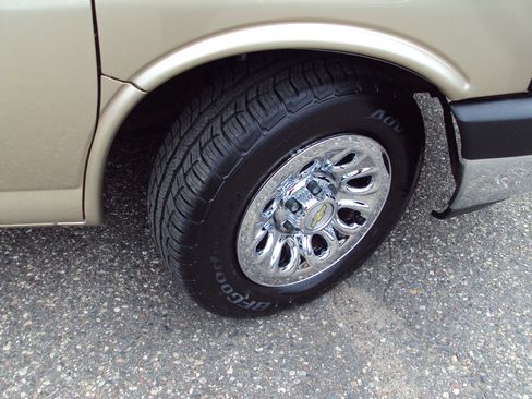 Used 2011 Chevrolet Express 1500 LT w/ LT Preferred Equipment Group image 33