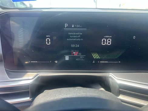 Used 2024 Kia Sorento S w/ Panoramic Sunroof Package FWD image 3