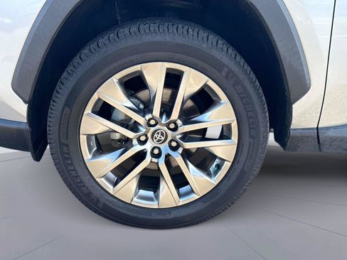 Used 2020 Toyota RAV4 Limited FWD image 11