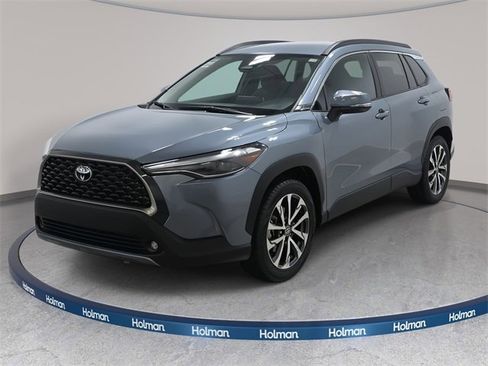 Certified 2024 Toyota Corolla Cross XLE image 1