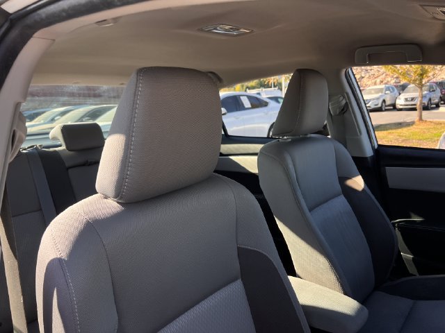Used 2017 Toyota Corolla LE w/ Carpet Mat Package (TMS) FWD image 27