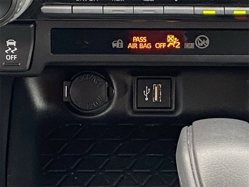 Certified 2025 Toyota RAV4 LE image 30