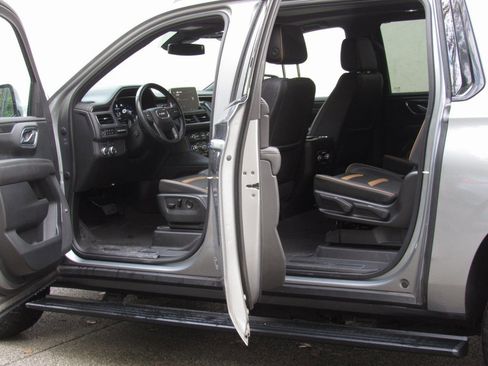 Used 2023 GMC Yukon XL AT4 w/ AT4 Premium Package image 13