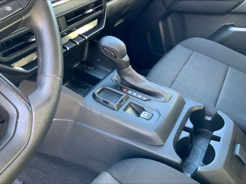 Used 2024 Chevrolet Colorado W/T image 16