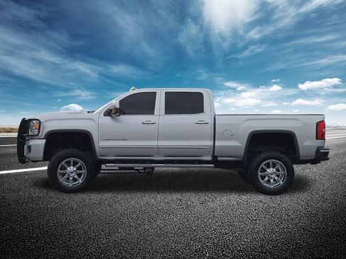 Used 2018 GMC Sierra 2500 Denali w/ Duramax Plus Package image 17