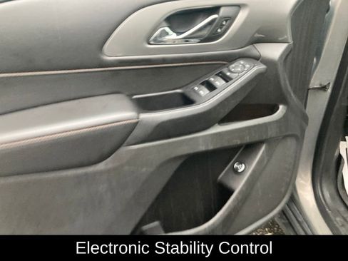 Used 2019 Chevrolet Traverse LT image 13