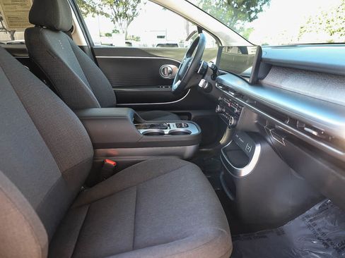 Used 2026 Hyundai Ioniq 9 SE AWD/4WD image 17