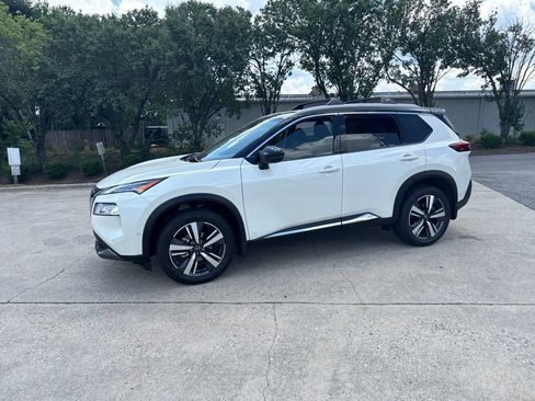 Used 2023 Nissan Rogue SL w/ SL Premium Package FWD image 14
