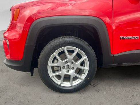 Used 2023 Jeep Renegade Latitude AWD/4WD image 14
